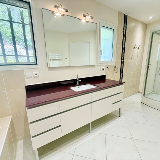  Annonces MONTELIMAR : Maison / Villa | VIVIERS (07220) | 185 m2 | 575 000 &euro; 
