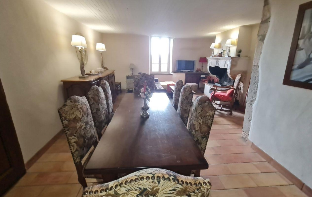 Annonces MONTELIMAR : Maison / Villa | ROCHEMAURE (07400) | 138 m2 | 129 000 &euro; 