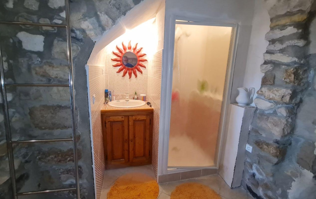 Annonces MONTELIMAR : Maison / Villa | ROCHEMAURE (07400) | 138 m2 | 129 000 &euro; 