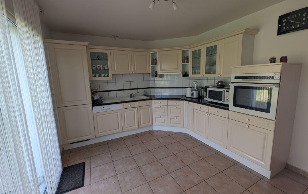 Annonces MONTELIMAR : Maison / Villa | MONTELIMAR (26200) | 124 m2 | 395 000 &euro; 