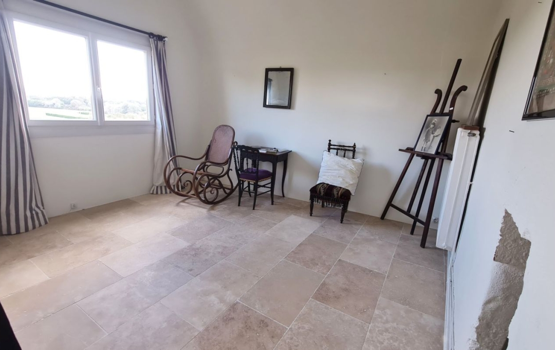 Annonces MONTELIMAR : Maison / Villa | ROCHEMAURE (07400) | 156 m2 | 239 900 &euro; 