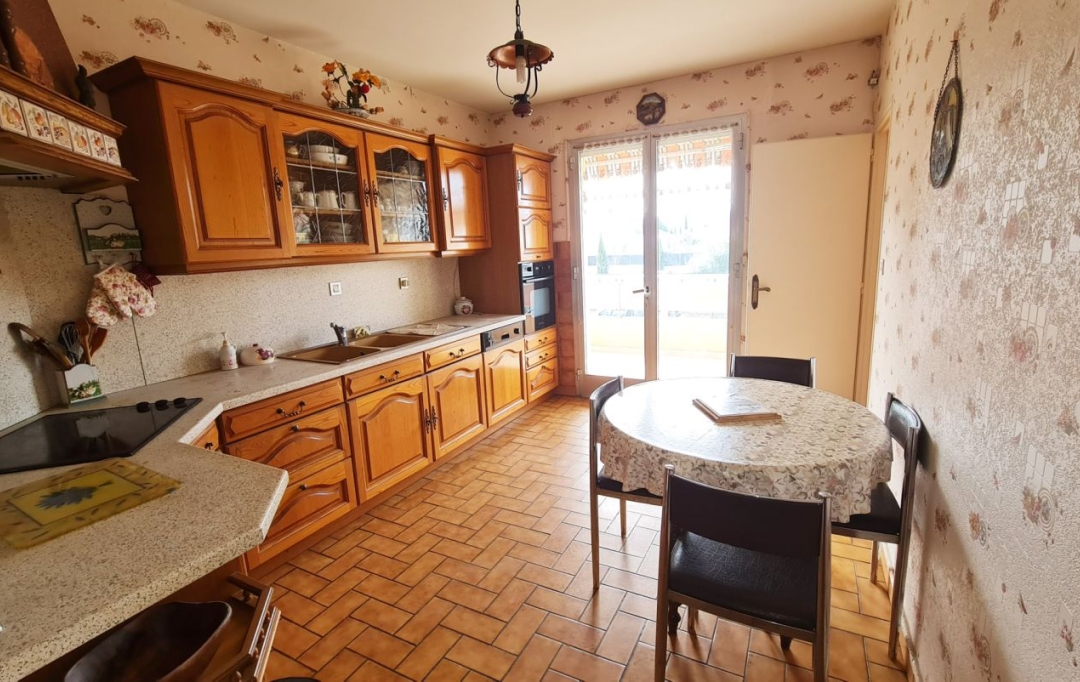 Annonces MONTELIMAR : Appartement | MONTELIMAR (26200) | 110 m2 | 159 000 &euro; 