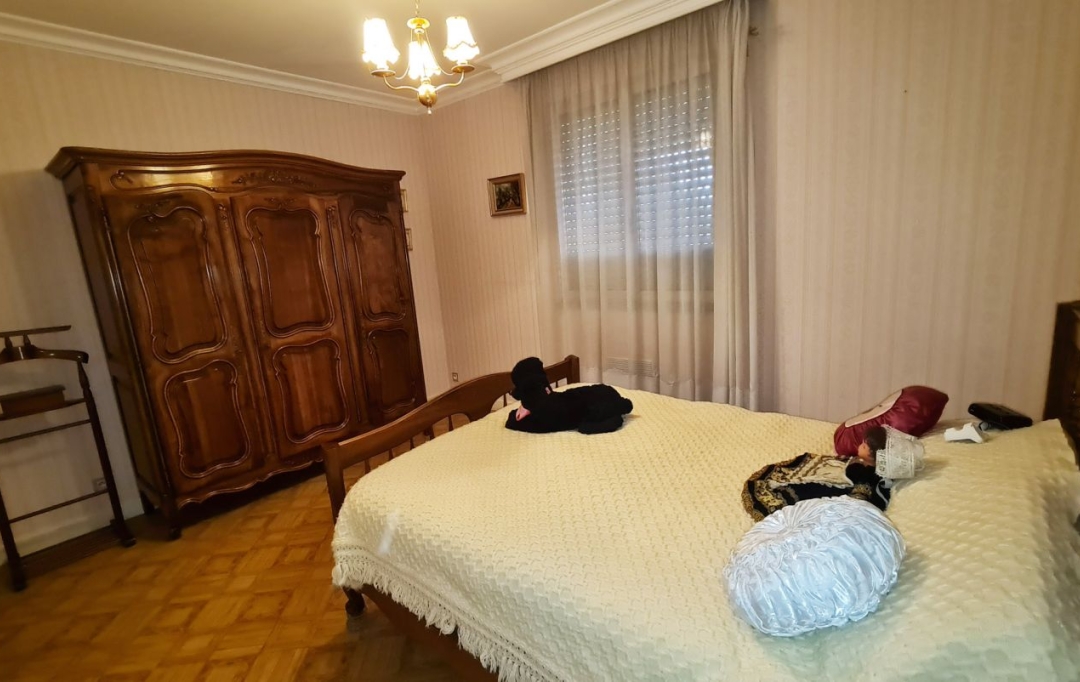 Annonces MONTELIMAR : Appartement | MONTELIMAR (26200) | 110 m2 | 159 000 &euro; 
