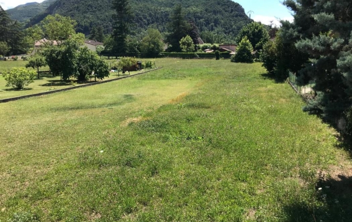Maison SAINT-HILAIRE-DU-ROSIER 70 m2 230 500 € Maison SAINT-HILAIRE-DU-ROSIER 70 m2 230 500 €