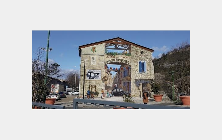 Maison LIVRON-SUR-DROME 81 m2 219 800 € Maison LIVRON-SUR-DROME 81 m2 219 800 €